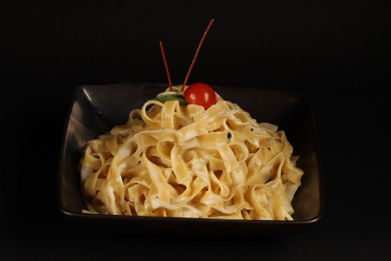 Fettuccine Alfredo